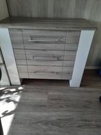 Stoere Commode met accessoires boven plankje, Kinderen en Baby's, Kinderkamer | Commodes en Kasten, Ophalen, 50 tot 70 cm, 100 cm of meer