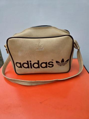 Vintage Adidas Schoudertasje Jaren 60-70 beschikbaar voor biedingen