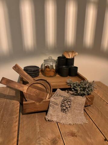 Zwaar plateau met lade beschikbaar voor biedingen