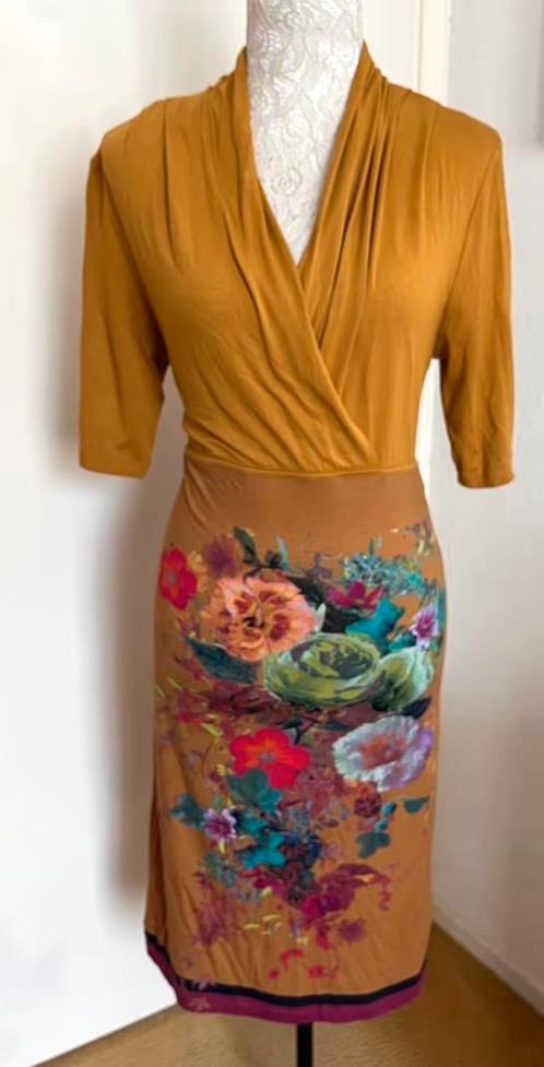 La Ligna jurk maat M, Kleding | Dames, Jurken, Zo goed als nieuw, Maat 38/40 (M), Overige kleuren, Knielengte, Ophalen of Verzenden