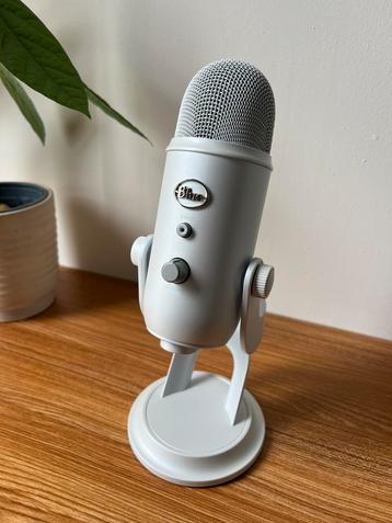 Blue Yeti Microfoon Wit in Originele Doos beschikbaar voor biedingen