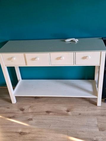 Sidetable met lades en plank
