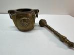 Oude Vijzel met Stamper, Rijk Gedecoreerd, Antiek en Kunst, Antiek | Koper en Brons, Ophalen of Verzenden, Brons