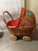 Schattig rietenpoppenwagentje, Kinderen en Baby's, Speelgoed | Poppen, Ophalen of Verzenden, Gebruikt, Babypop