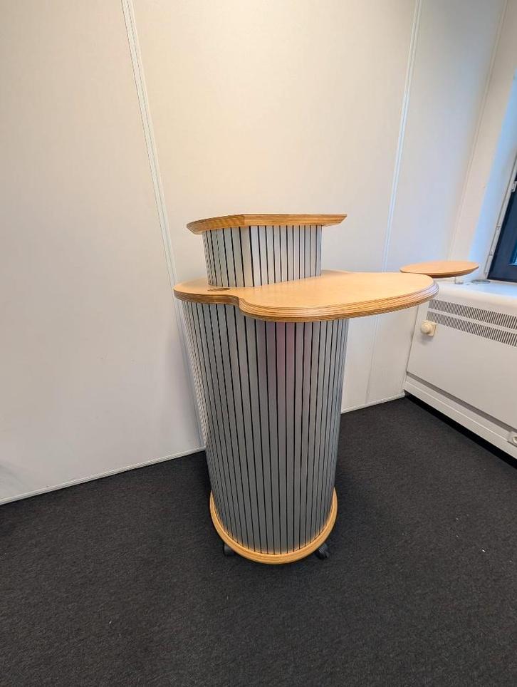 presentatie zuil, Computers en Software, Overige Computers en Software, Zo goed als nieuw, Ophalen