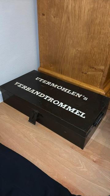 Brocante Vintage verbandkist origineel  beschikbaar voor biedingen