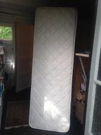 Kleine eenpersoons matras, Ophalen, 190 cm of minder, Zo goed als nieuw, Matras