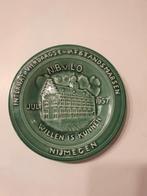 Vierdaagse bordje 1957 Nijmegen stadhuis, Antiek en Kunst, Antiek | Wandborden en Tegels, Ophalen