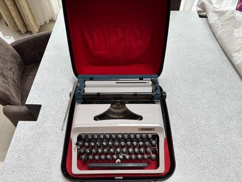 Schrijfmachine Robotron Erika model 34 uit de DDR, Diversen, Typemachines, Zo goed als nieuw, Ophalen