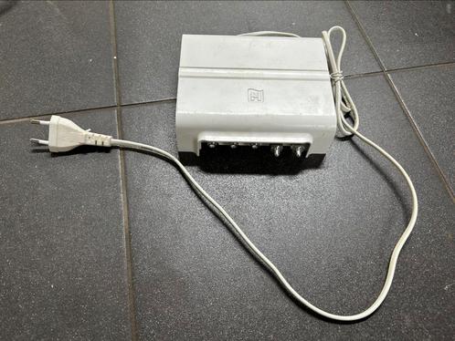 Hirschmann HMV41 - Coax versterker (Ziggo gecertificeerd), Audio, Tv en Foto, Televisie-accessoires, Zo goed als nieuw, Ophalen of Verzenden