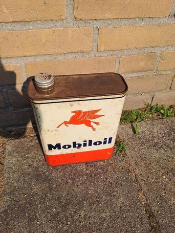Mobiloil blik beschikbaar voor biedingen