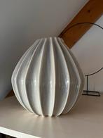Beige vaas, Huis en Inrichting, Woonaccessoires | Vazen, Overige kleuren, Aardewerk of Porselein, Ophalen of Verzenden, Zo goed als nieuw
