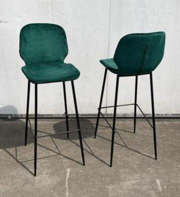 2 stuks luxe velvet groene horeca barkrukken beschikbaar voor biedingen