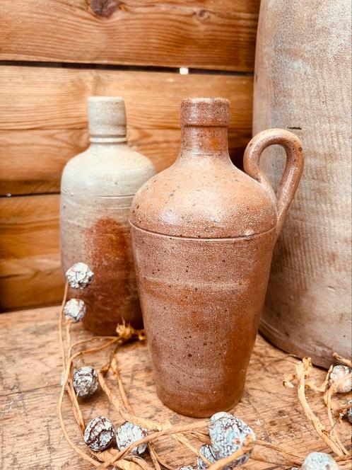 Aardewerk fles steengoed gresfles wijnfles handgemaakt bruin, Antiek en Kunst, Antiek | Keramiek en Aardewerk, Ophalen