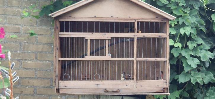 Brocante houten vogelkooi of voederhuisje (brocante), Tuin en Terras, Vogelhuisjes en Vogelbaden, Gebruikt, Ophalen of Verzenden