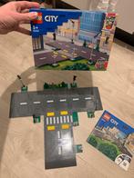 Lego 60304, wegdelen set. Compleet en met doos en boekje, Complete set, Ophalen of Verzenden, Lego, Zo goed als nieuw