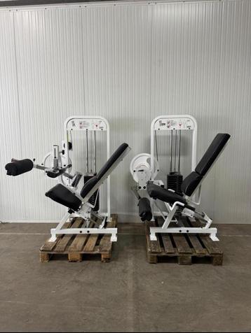 Paramount Leg curl / Leg extension / 2 machines / legs beschikbaar voor biedingen