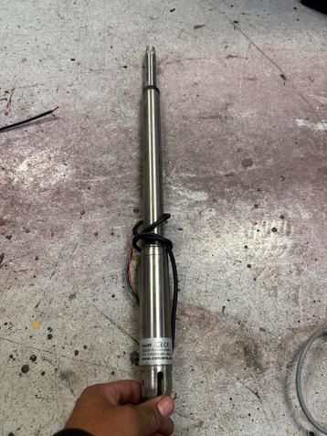 Elektronische Cilinder 12V - Nieuwstaat beschikbaar voor biedingen