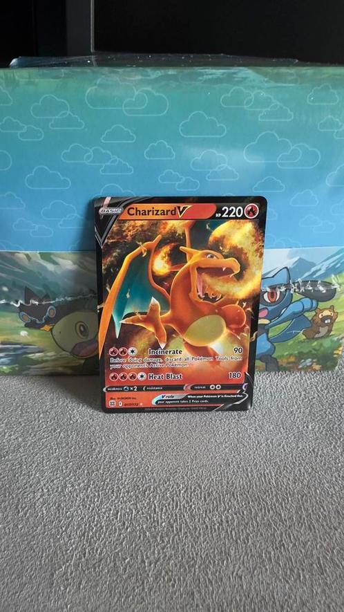 Charizard V 017, Hobby en Vrije tijd, Verzamelkaartspellen | Pokémon, Ophalen of Verzenden