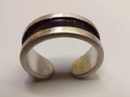 Teenring zilverkleurig - zwarte rand (5017), Sieraden, Tassen en Uiterlijk, Ringen, Overige materialen, Verzenden, Nieuw, Dame of Heer