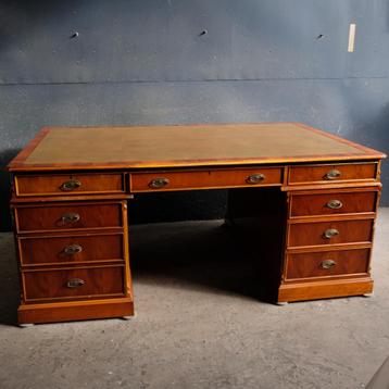 Grote engelse partner desk, bureau 120x185cm leren blad beschikbaar voor biedingen