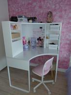 Micke hoekbureau van Ikea, in de kleur wit., Huis en Inrichting, Bureaus, Ophalen of Verzenden, In hoogte verstelbaar, Gebruikt