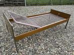 Bed Auping 90x200 50 cm hoog, Ophalen, 90 cm, Eenpersoons, Bruin