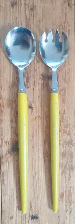 Slabestek,  slacouvert, metaal met geel houten handvatten, Huis en Inrichting, Keuken | Bestek, Ophalen of Verzenden, Zo goed als nieuw