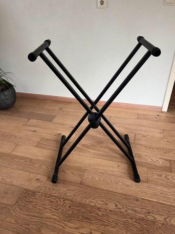 Keyboard Standaard - X-model beschikbaar voor biedingen