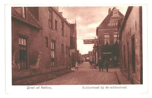 900572	Hattem	Ridderstraat bij achterstraat	Niet gelopen, Verzamelen, Ansichtkaarten | Nederland, Ongelopen, Gelderland, Ophalen of Verzenden