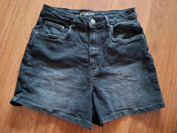 zwarte korte spijkerbroek maat 38 page One, Kleding | Dames, Spijkerbroeken en Jeans, Zo goed als nieuw, W30 - W32 (confectie 38/40)