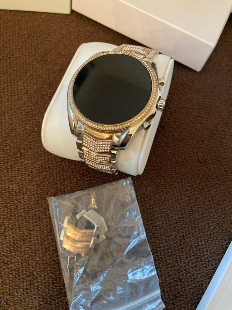 Michael Kors armband smartwatch met steentjes., Ophalen of Verzenden, Zo goed als nieuw, Zilver