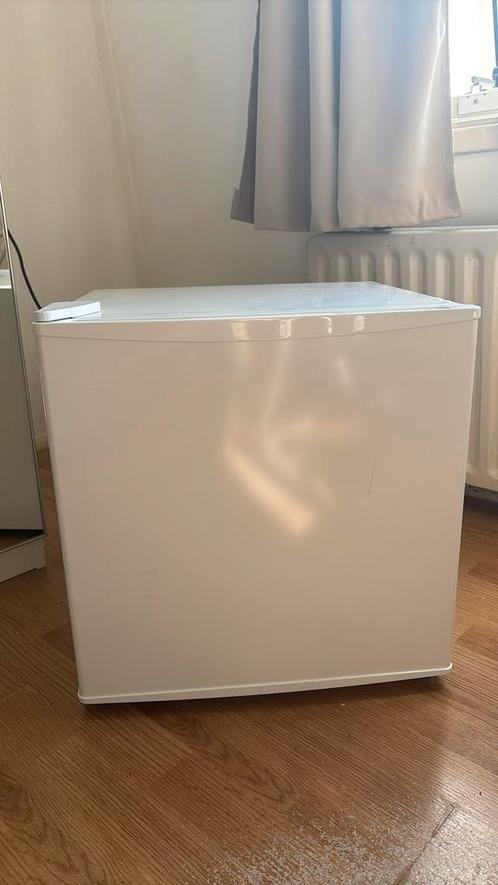 Koelkast Ikea TILLREDA (43L) met vriesvak, Witgoed en Apparatuur, Koelkasten en IJskasten, Zo goed als nieuw, Met vriesvak, Minder dan 75 liter