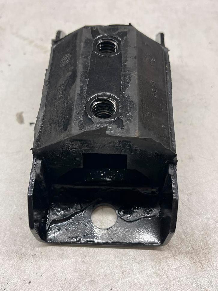 Corvette C2  C3 versnellingsbak  Steun rubber 63-82, Auto-onderdelen, Transmissie en Toebehoren, Oldtimer onderdelen, Chevrolet