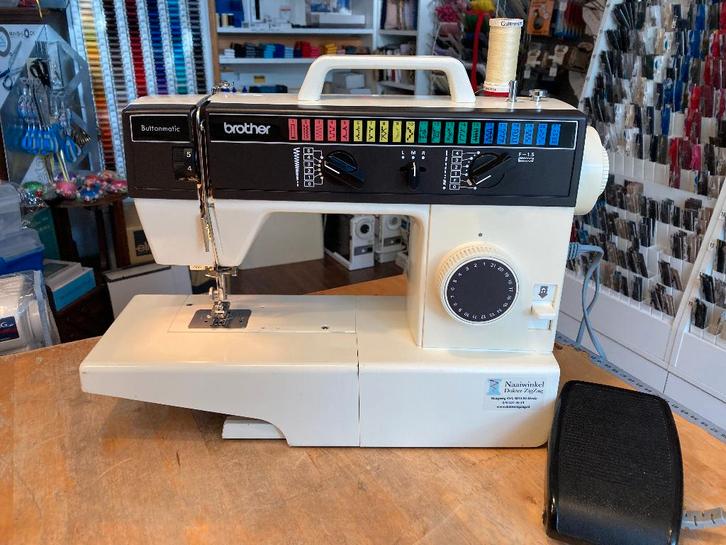 Brother VX2051 - naaimachine met automatisch knoopsgat, Hobby en Vrije tijd, Naaimachines en Toebehoren, Zo goed als nieuw, Naaimachine