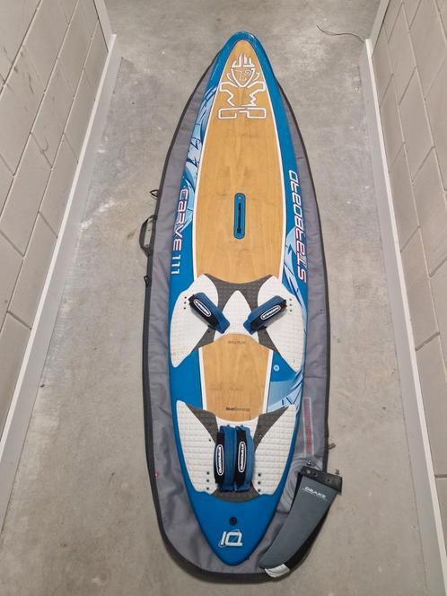 Starboard Carve 111 wood + boardbag, Watersport en Boten, Windsurfen, Gebruikt, Plank, 250 tot 300 cm, Met vin(nen), Met draagtas