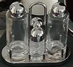 Alessi Mod. 5070. Olie- & azijnkruiderijset. Ettore Sottsass, Overige materialen, Overige typen, Nieuw, Ophalen of Verzenden