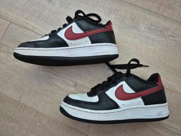 Nike Air Force 1 in maat 35 beschikbaar voor biedingen