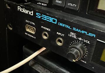 Roland S-330 Sampler beschikbaar voor biedingen