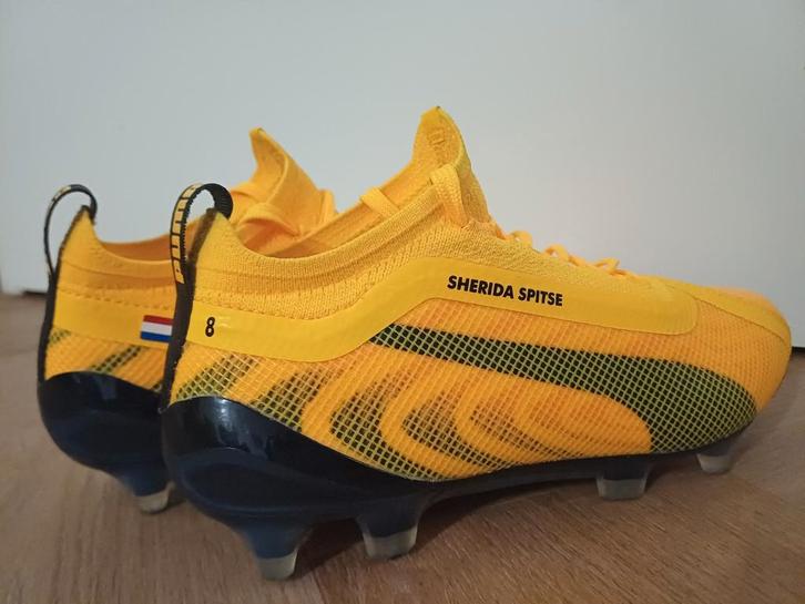 Nieuwe gele Puma One voetbalschoenen van SHERIDA SPITSE, Sport en Fitness, Voetbal, Nieuw, Schoenen, Ophalen of Verzenden