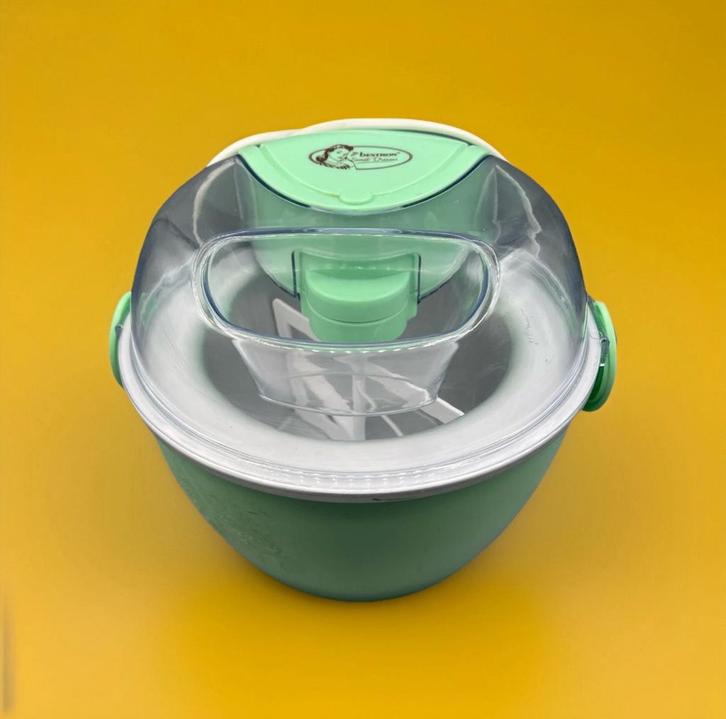 Bestron sweet dreams ijsmachine retro blauw groen 1 liter, Huis en Inrichting, Keuken | Tupperware, Zo goed als nieuw, Ophalen of Verzenden