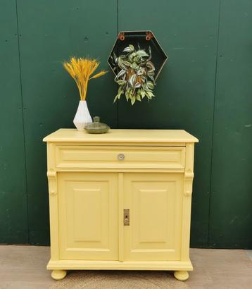 Dressoir / halkastje Sunny Yellow beschikbaar voor biedingen