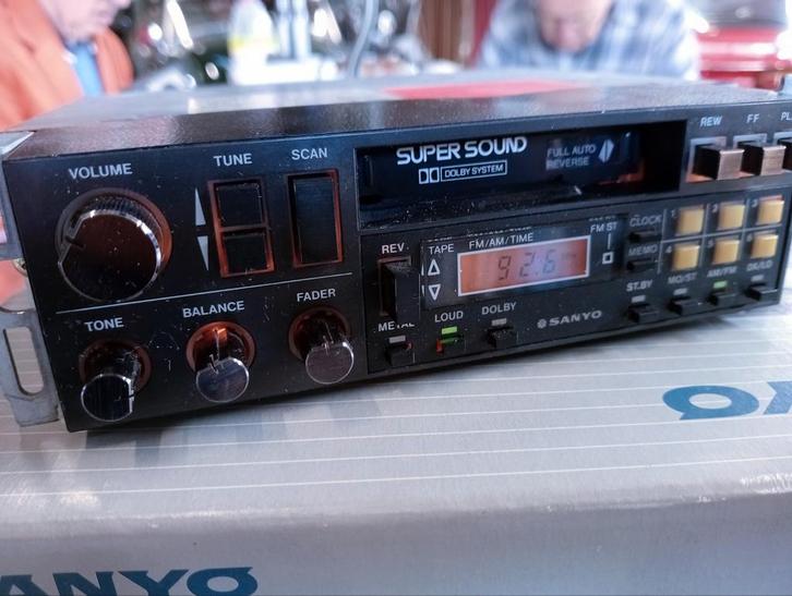 Sanyo 50 FT8600M youngtimer radio cassette, Auto diversen, Autoradio's, Gebruikt, Ophalen of Verzenden