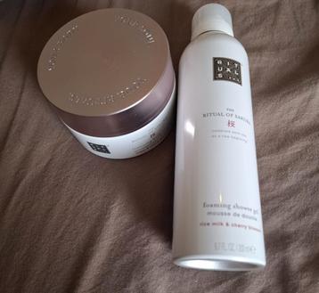*Nieuw* Rituals Sakura body foam & body scrub. beschikbaar voor biedingen