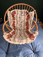 Vintage Rotan stoel met kleedje, Huis en Inrichting, Stoelen, Ophalen, Gebruikt, Riet of Rotan, Eén