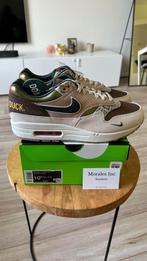 Nike Air Max 1 ‘87 PRM ‘University of Oregon’ (2024) EU 44.5, Ophalen of Verzenden, Nieuw, Overige kleuren