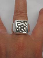 Zilveren massieve zware unisex ring van Versani nr.1172