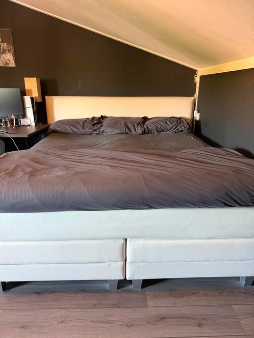 Sand by Eastborn Boxpring Beige/Creme, Huis en Inrichting, Slaapkamer | Boxsprings, Zo goed als nieuw, 180 cm, 200 cm, Tweepersoons