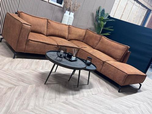 ZGAN Industriële Cognac Hoekbank - 260 x 250, Huis en Inrichting, Banken | Bankstellen, Zo goed als nieuw, Hoekbank, Vierpersoons of meer