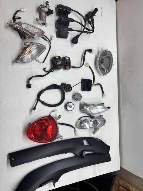 Veel onderdelen Sym Fiddle 4 2022 brom 9K, Fietsen en Brommers, Brommeronderdelen | Scooters, Zo goed als nieuw, SYM, Blok, Ophalen of Verzenden